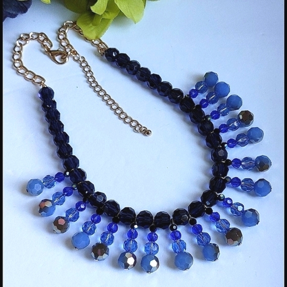 Stunning Faceted Blue Crystals Bid Necklace